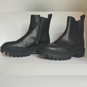 Vionic Karsen Leather Boots size 8 worn twice, just a bit too big for me.